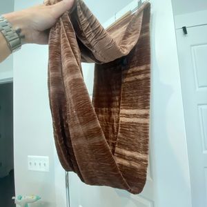 Gorgeous crushed velvet circle scarf